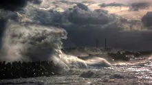 Висока вълна потопи лодки край Балчик