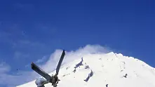 Черна събота в небето - лавина затрупа хеликоптер с туристи