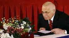 Вацлав Клаус се скара на Ромпуй и Барозу, че не отидоха на погребението в Полша
