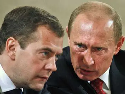 66% от руснаците смятат, че премиерът Путин контролира президента Медведев