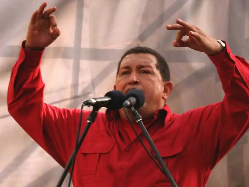 Туитър удави Чавес със съобщения 