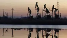 Нефтът поскъпна с над долар за барел