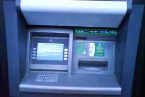 Бандити взривиха цяла банка в опит да разбият банкомат