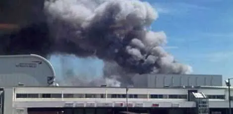 „Хийтроу” пламна, евакуират стотици