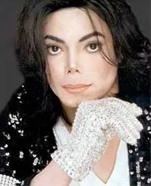 Ръкавица на Майкъл Джексън продадена за 190 000 долара