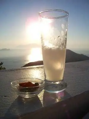 Гръцкото узо - с алкохол от България 