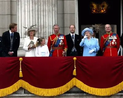Британската монархия носи печалби от половин милион паунда