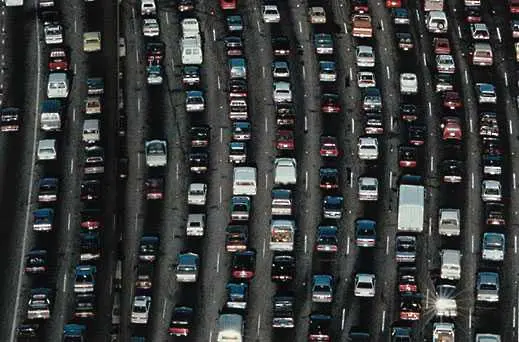100-километрово задръстване блокира магистрала в Китай