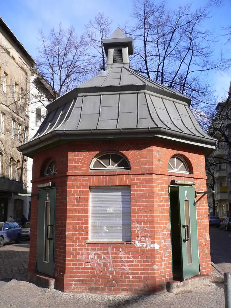 Туристическа екскурзия – известни тоалетни в Берлин