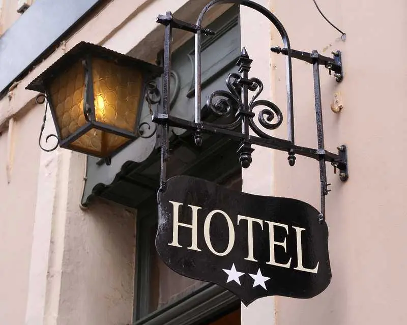 Безплатният интернет сви печалбите на хотелите в цял свят