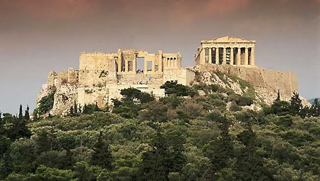 Проверяват Гърция справя ли се с кризата