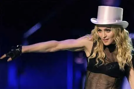 Мадона на крачка от контракт за 1 милиард долара
