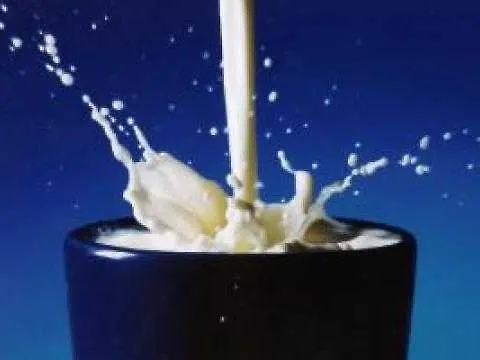 Франция вдига с 10% изкупната цена на млякото