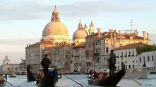 Първа жена-гондолиер във Венеция