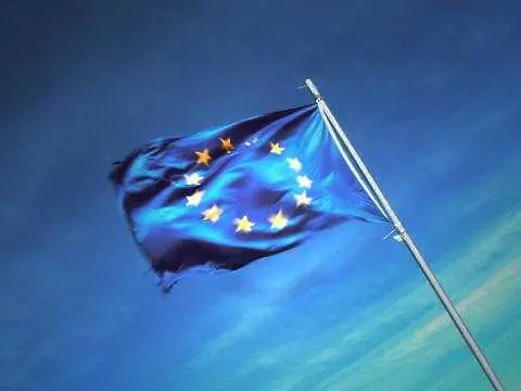 Брюксел орязва заплатите на чиновниците в ЕС