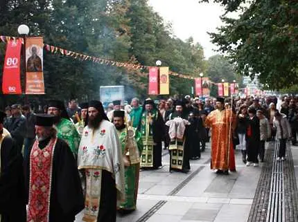 Варненските попове излизат на протест срещу концерт на йогисти