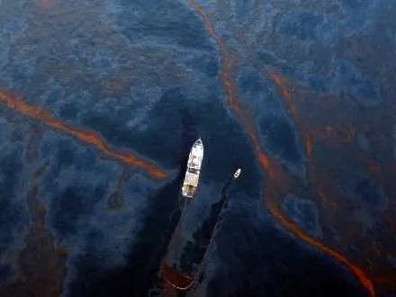 Крадци на петрол предизвикаха екокатастрофа в Колумбия