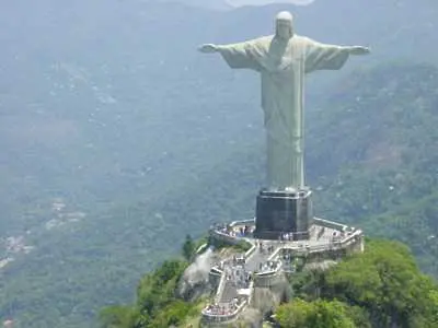 Поляците завършиха най-високата в света статуя на Христос