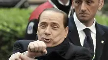 Двама приближени на Берлускони донасяли на Вашингтон за здравето и сексаферите му