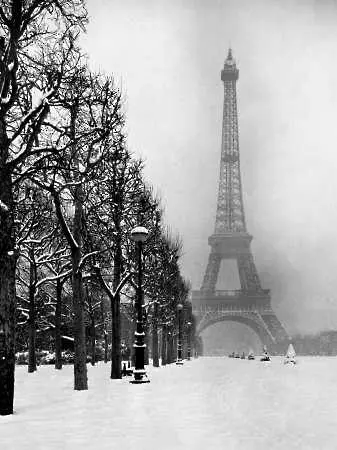 Снежни преспи блокираха Париж