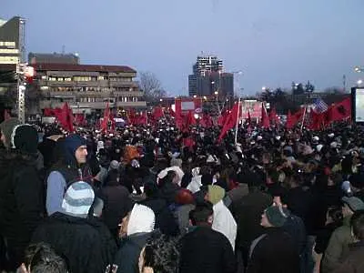 Масови опозиционни протести в Скопие за предсрочни избори