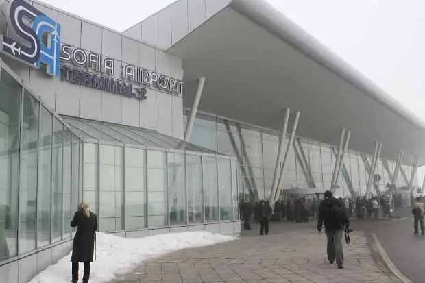 Мъгла затвори летищата в София, Пловдив и Бургас