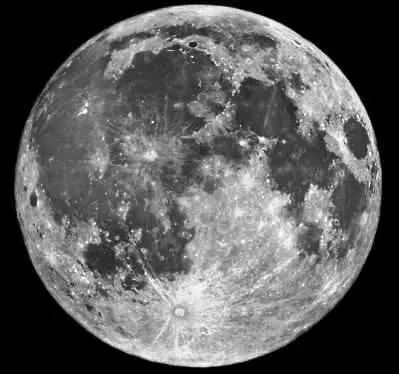 Луната има нажежено метално ядро