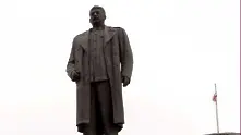 Паметник на Сталин се взриви като фойерверк навръх Нова година в Украйна