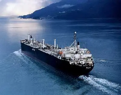 Пирати отвлякоха гръцки петролен танкер