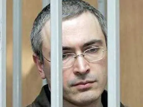 Москва се оплака, че Европарламентът я притиска заради Ходорковски