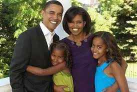 Семейство Обама с подаръци за милиони, сред тях и камили