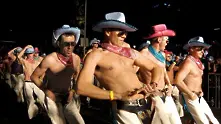 Стотици хиляди се стекоха на гей парада в Сидни