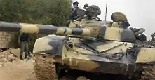 Танкове нападат домовете на либийци