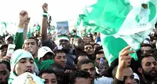 Бунтове и в Триполи, искат Кадафи да напусне страната