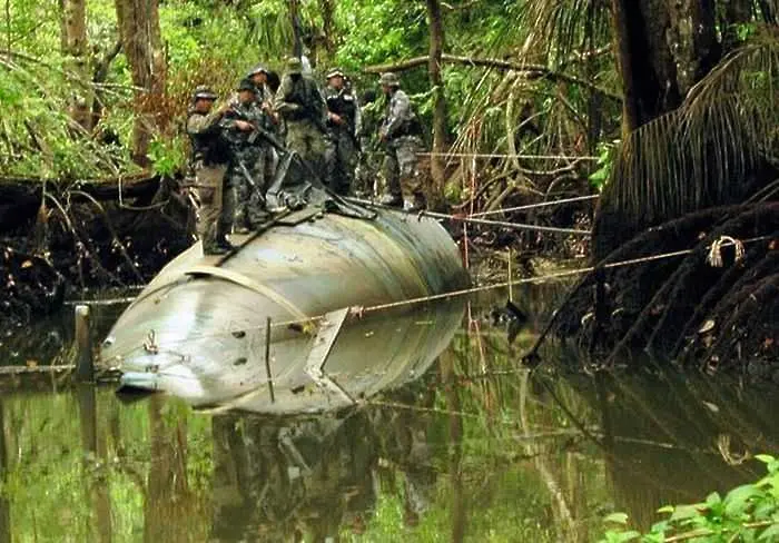Колумбия откри модерна подводница за превоз на кокаин