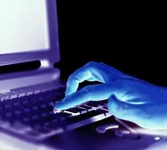 Полицията задържа хакер, търгувал с лични данни