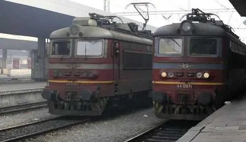 52 влака спряха заради железничарската стачка