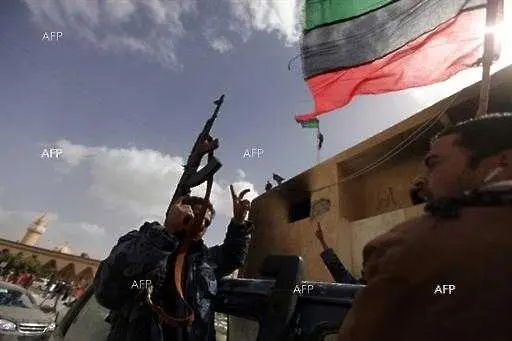 Вашингтон обмисля да въоръжава бунтовниците в Либия