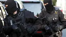 Въоръжен обир със заложници в клон на Инвестбанк в Сливен