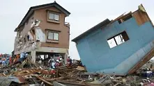 Видео: В търсене на оцелели след земетресението   