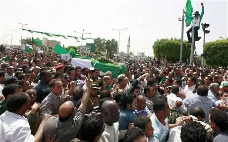 Погребаха сина на Кадафи в Триполи