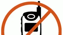 Обмислят забрана на мобилните телефони и безжичните мрежи в училищата в Европа