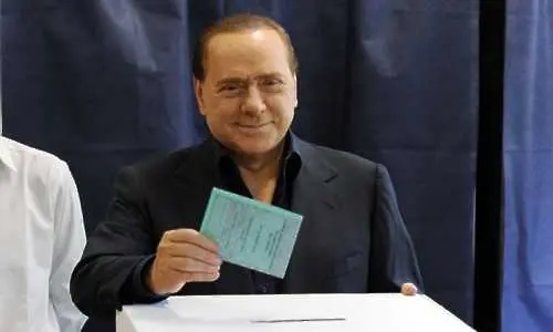 Започнаха местните избори в Италия, последният тест за Берлускони