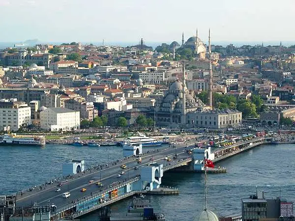 7 ранени при взрив в Истанбул