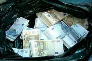 Фалшиви евробанкноти от България заливат Германия   