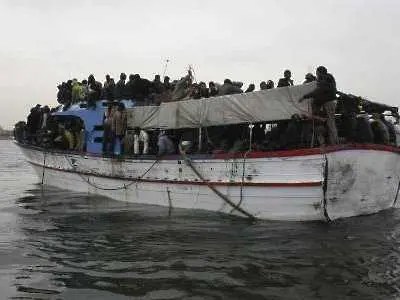 Близо 200 емигранти загинаха в Червено море