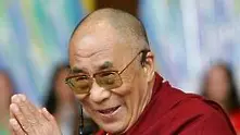 Австралийски водещ се пошегува неуместно с Далай Лама (видео)