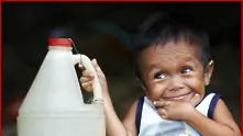 Филипинец стана най-малкия човек в света