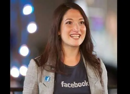 Сестрата на Зукърбърг напусна Facebook, прави своя компания