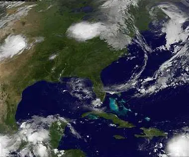 Тропическа буря удари Хаити